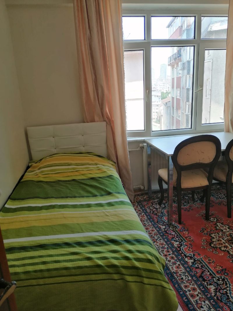 Şişli'de 2+1 evime ev arkadaşı arıyorum  İSTANBUL AVRUPA YAKASI