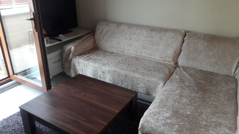 Bay yanına bayan ev arkadaşı