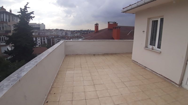 Acill Ev Arkadasi Ariyoruz!!