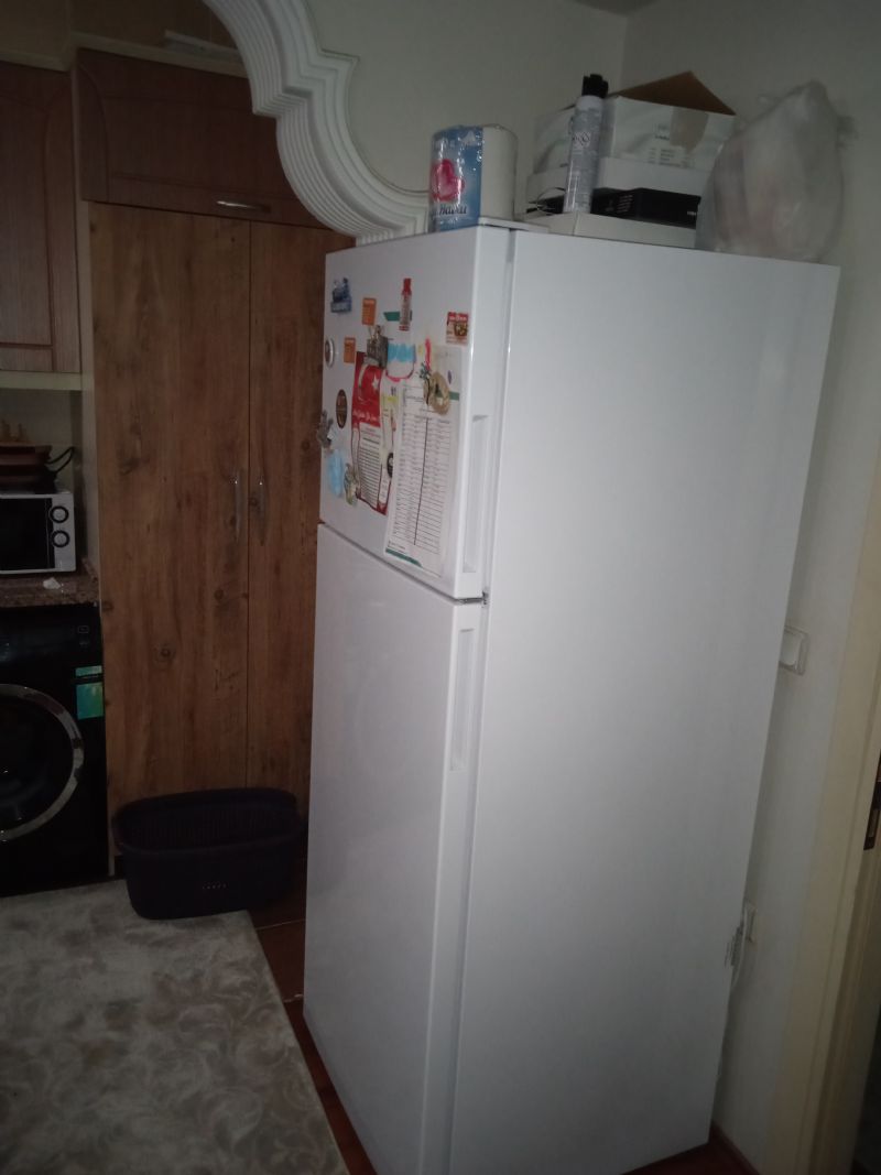 Acil bayan ev arkadaşı arıyorum evi temiz tutacakİnsan gibi insan olsun düzenli tertipli olsun sabah gidiyorum akşam geliyorum yoğun çalışıyorum ilk kira yardımı ni peşin alıyorum çünkü gelen kaldı kira ödemeden kaçtı. 