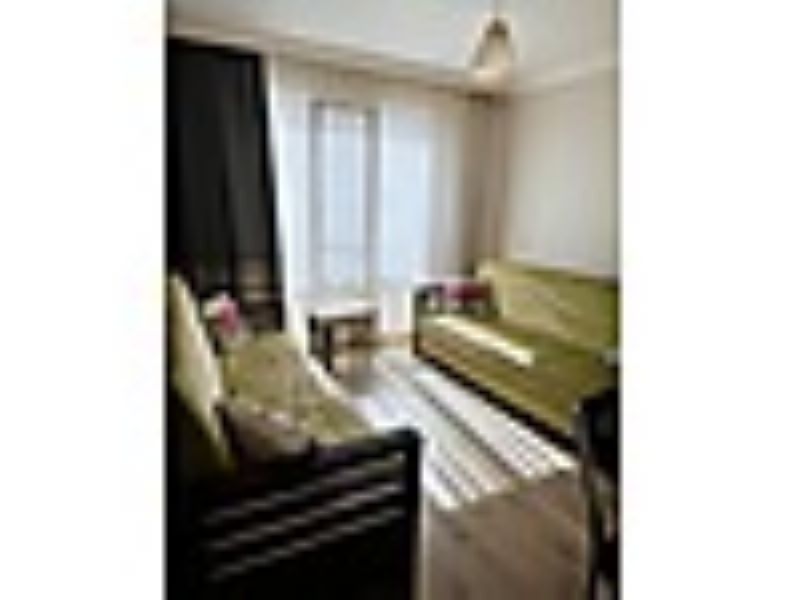 oturduğum kiralık eve bayan ev arkadaşı arıyorum