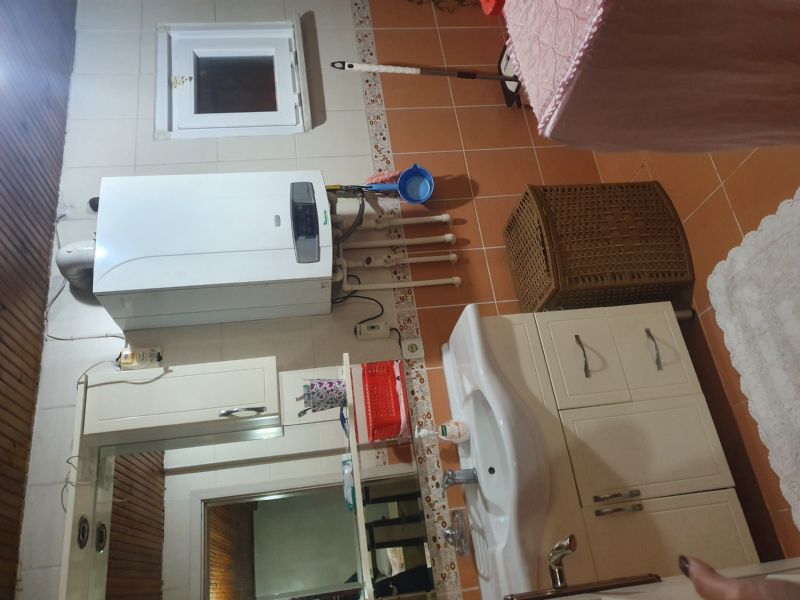 Bayan ev arkadaşı arıyorum full eşyalı beyaz eşyaların hepsi mevcut