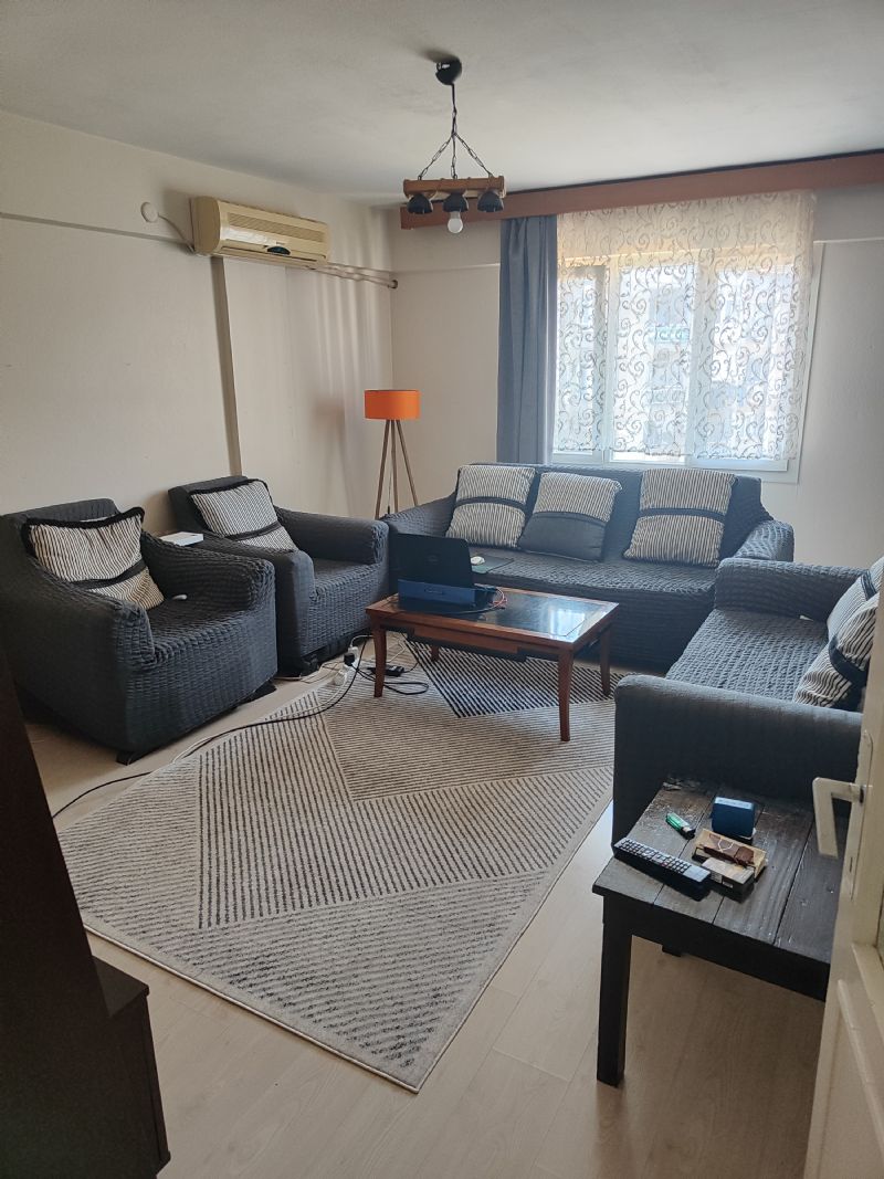 bornova merkezdeki evime ev arkadaşı arıyorum. İZMİR