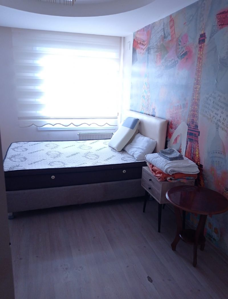 lütfen sadece whatsapp tan iletişim kurun. 0 551 1790759 mezitli soli center full ev . kişiye özel oda wc ve banyo.yüzme havuzu+spor salonu full eşyalı.
