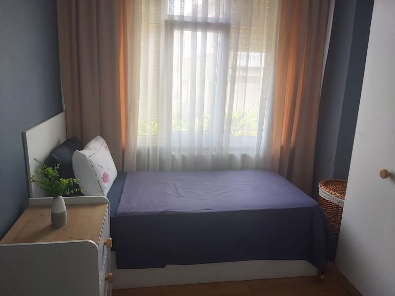 Kadıköy deki evime bayan ev arkadaşı arıyorum.