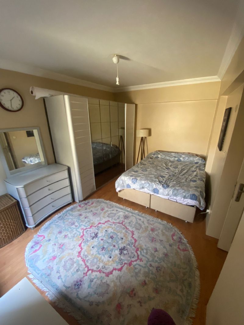 Mecdiyeköy'de Ev Arkadaşı