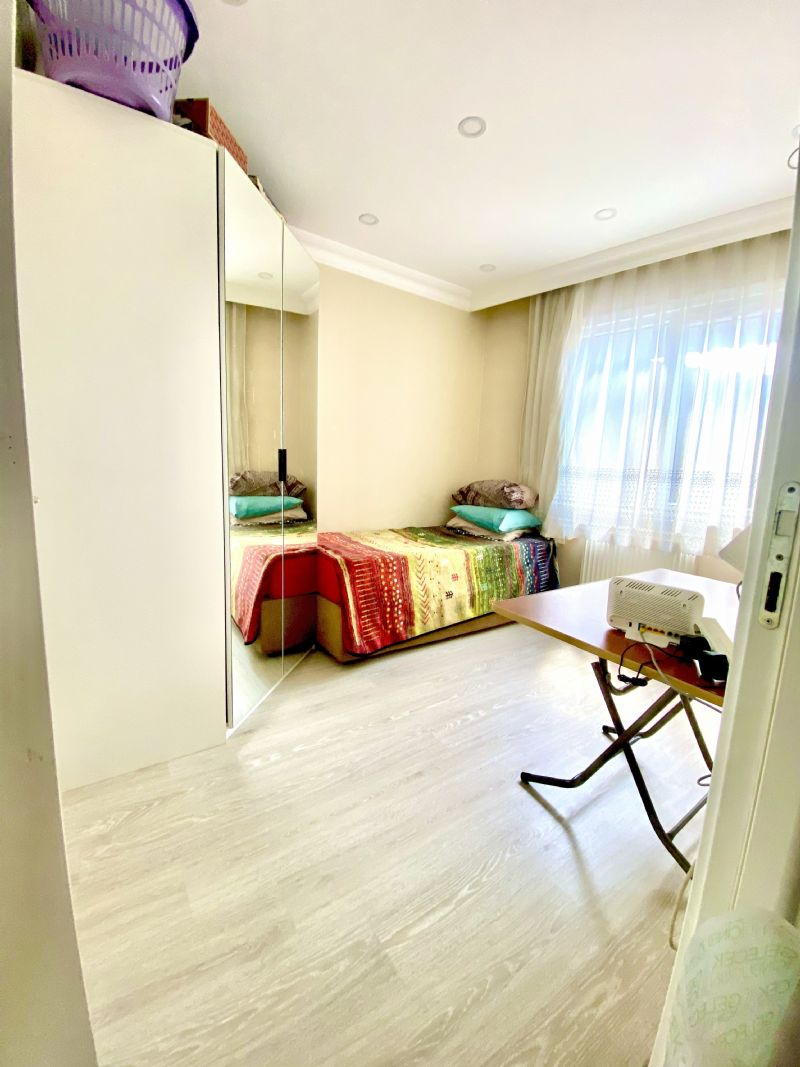 Oda Eşyalı + Acil Ev Arkadaşı Arıyorum (Valizini Al Gel)