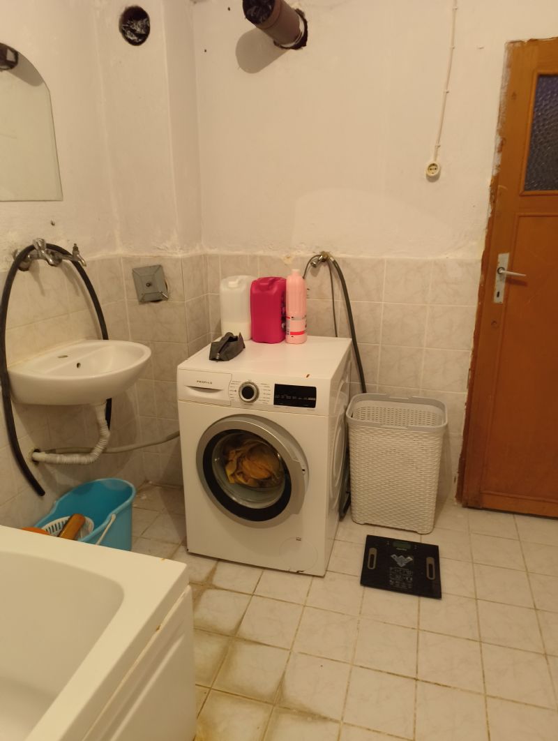 Kahramankazan otobüs son durağına(aile yaşam merkezi) yürüyerek 5 dk. Sıhhiye otobüs ile 55 dk. 