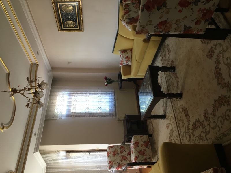 Bayan yanınna bayan ev arkadaşı Eyüp Sultanda