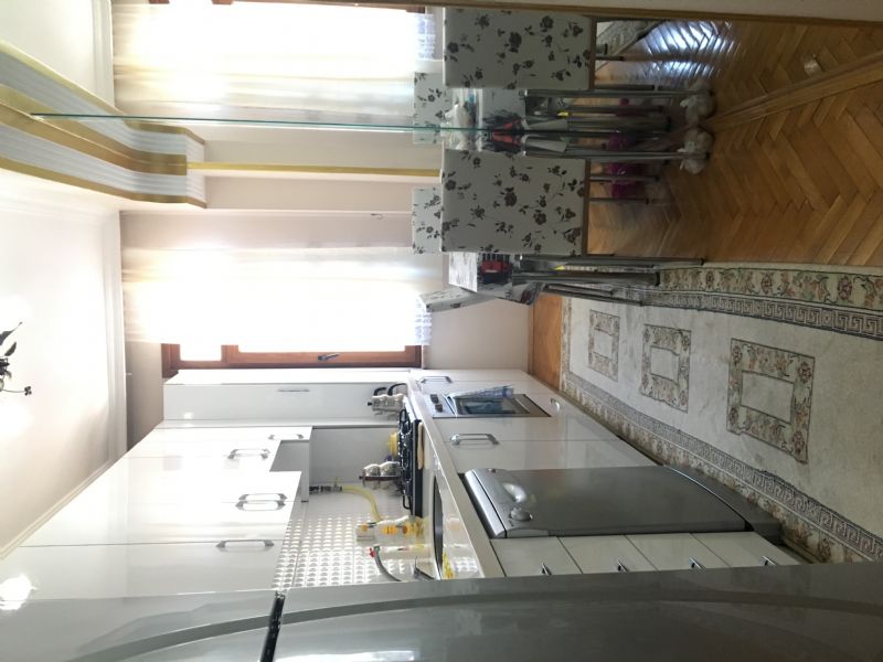 Bayan yanınna bayan ev arkadaşı Eyüp Sultanda